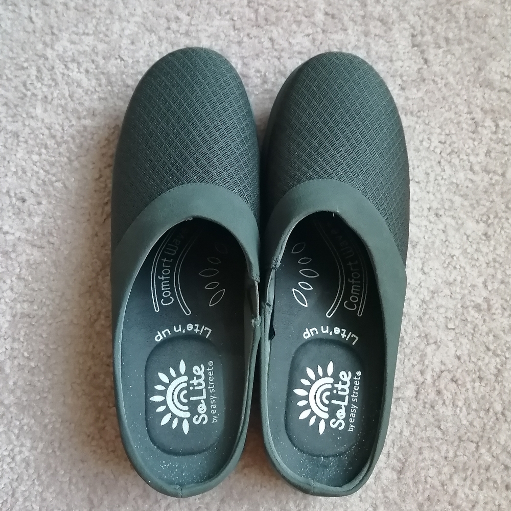 Solite perfect comfort mule. New in box